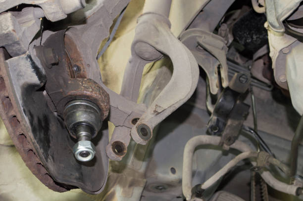 Peran Kontrol Arm Bushings ing Roll Angle lan Roll Kaku Distribusi